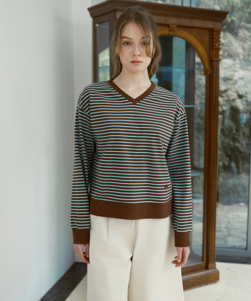 V-Neck Stripe Sweatshirt J1TS021A