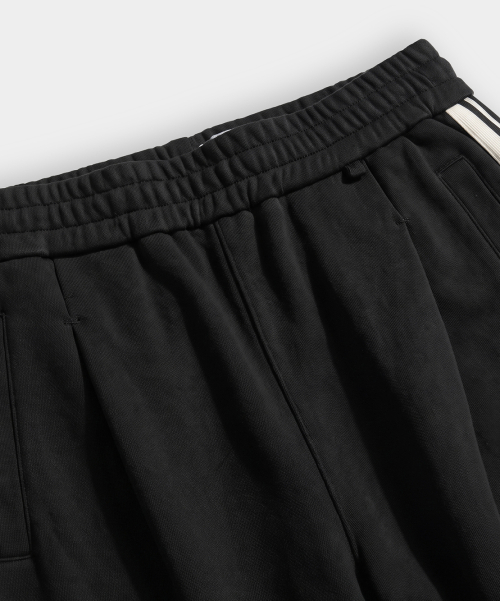 VLAD ONE-TUCK CURVED TRACK PANTS_(3 SYMBOL JERSEY) BLACK&IVORY