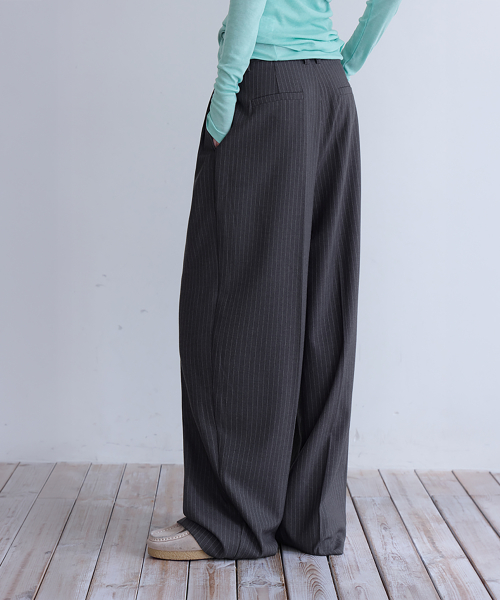 Curved Over Pintuck Stripe Slacks, CHARCOAL