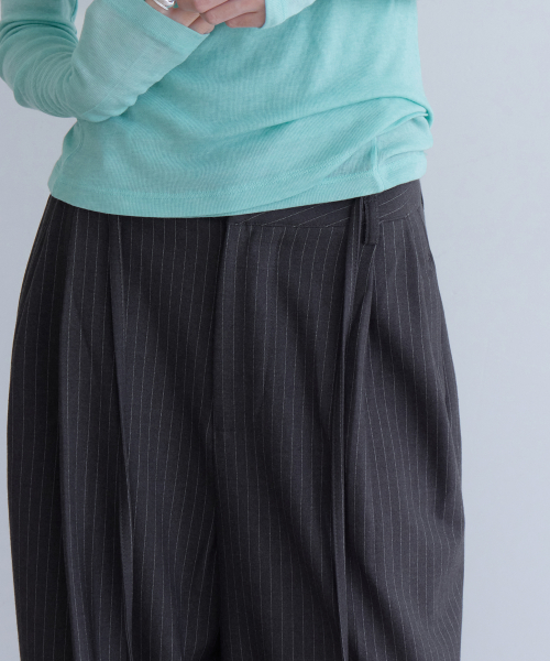 Curved Over Pintuck Stripe Slacks, CHARCOAL
