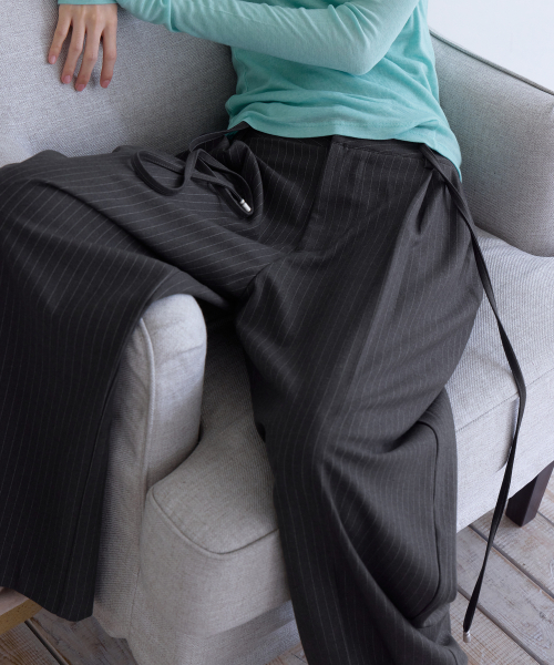 Curved Over Pintuck Stripe Slacks, CHARCOAL