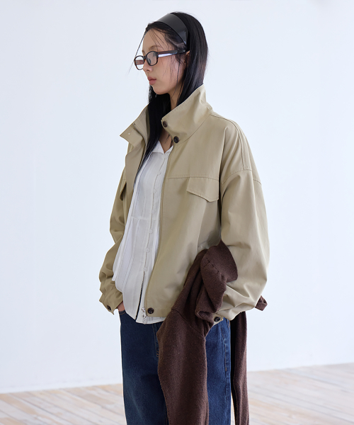 High-Neck Semi-Cropped Field Jacket, BEIGE