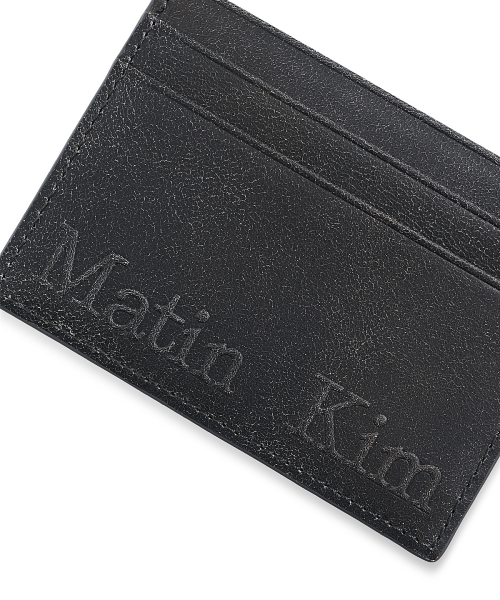 EMBOSSED LOGO CARD WALLET IN DARK BROWN