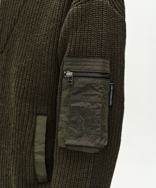 DOUBLE LAYERED QUARTER ZIP-UP SWEATER (KHAKI/BLACK)