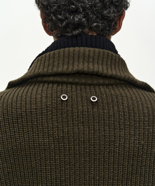 DOUBLE LAYERED QUARTER ZIP-UP SWEATER (KHAKI/BLACK)