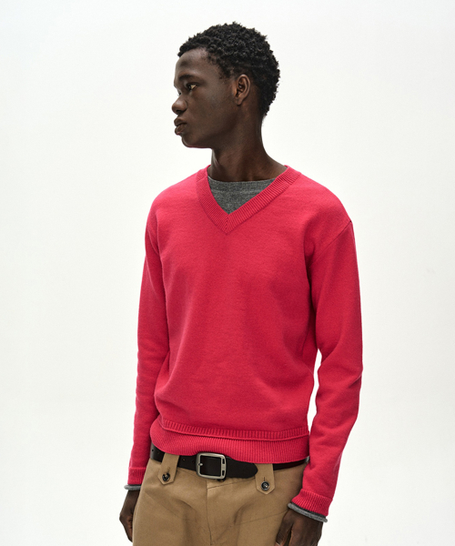 UNISEX LAYERED V-NECK SWEATER (MAGENTA)