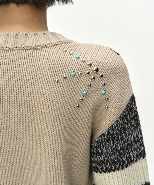 STUDDED CABLE V-NECK MULTI-STRIPE PULLOVER (IVORY)