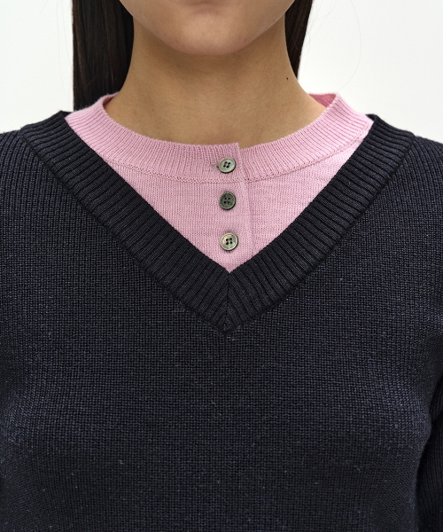 LAYERED SHIRT CUFF KNIT TOP (NAVY/PINK)