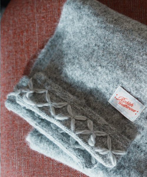 HAND STITCH SCARF - 4 colors