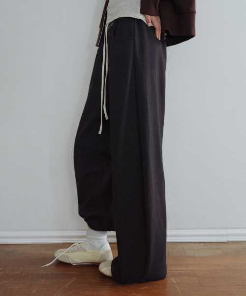[CORE] STRIPED WAISTBAND CURVED PANTS - BLACK