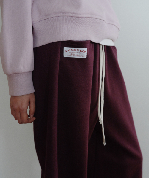 [CORE] STRIPED WAISTBAND CURVED PANTS - WINE