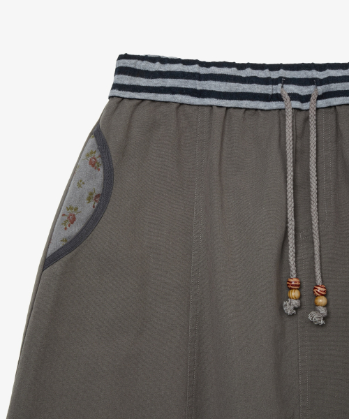 FLOWER BLOCK SKIRT [CHARCOAL]