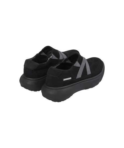 Cut line band slip-on BLACK