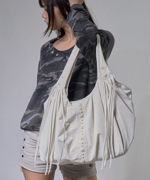 DRAPE FRINGE HOBO BAG (IVORY) F26ZE405