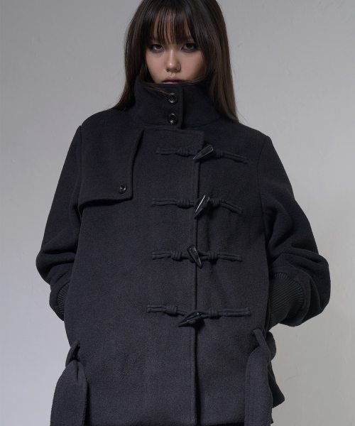 HIGH-NECK TOGGLE HALF COAT (BLACK) F26ZA505
