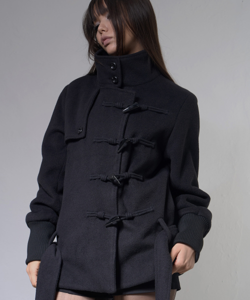 HIGH-NECK TOGGLE HALF COAT (BLACK) F26ZA505