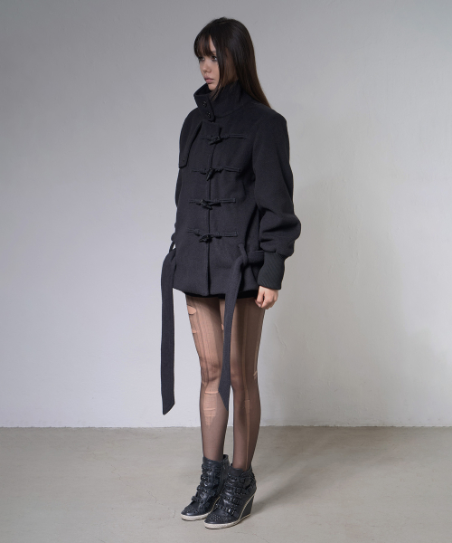 HIGH-NECK TOGGLE HALF COAT (BLACK) F26ZA505