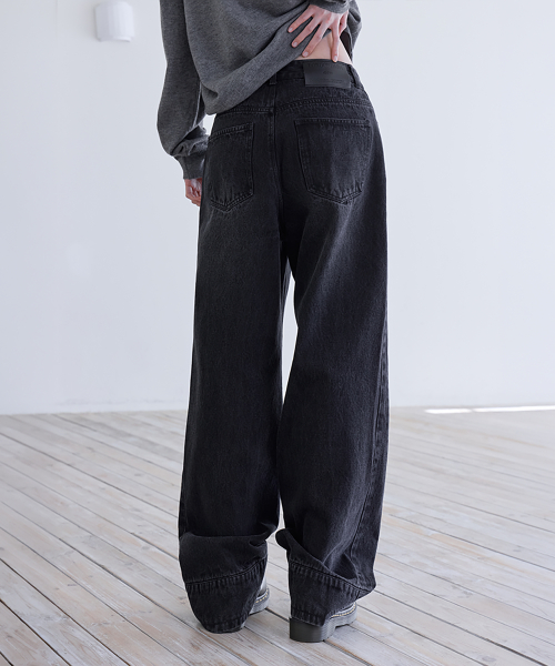 Cuff Relaxed Straight Jeans, BLACK