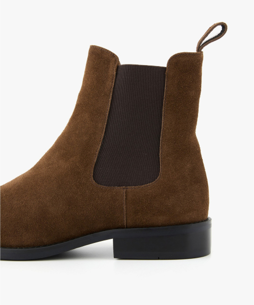 Semi Square Toe Suede Chelsea Boots (Brown) TNSO6F101W2