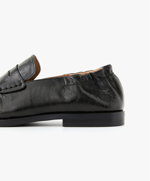 Shirring Banding Loafer (Black) TNSO6F100BK