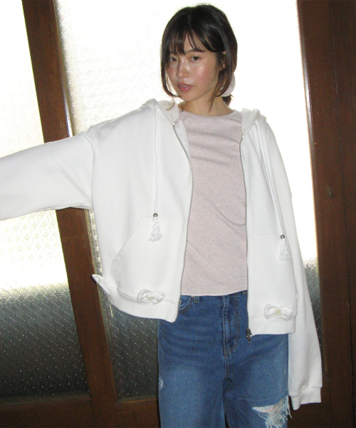 BUTTON RIBBON HOODIE ZIP UP WHITE