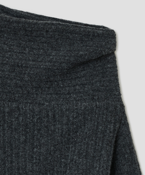 Button Off Shoulder Knit [Charcoal]