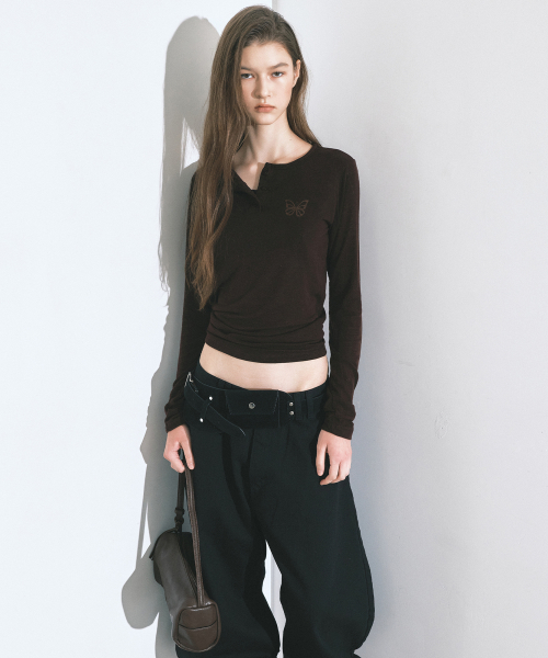 EMBOSSED METAL MINI BAG_BROWN