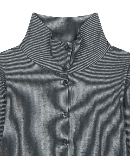 Buttoned Turtle Top / Black