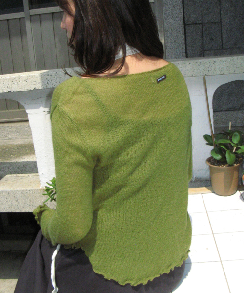 SHEER WAVY BOAT NECK KNIT OLIVE