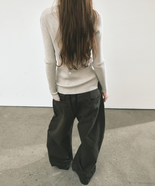 RIVET CURVED WIDE PANTS_KHAKI