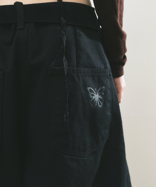 RIVET CURVED WIDE PANTS_BLACK