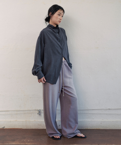 laon cowl-neck shirt (charcoal)