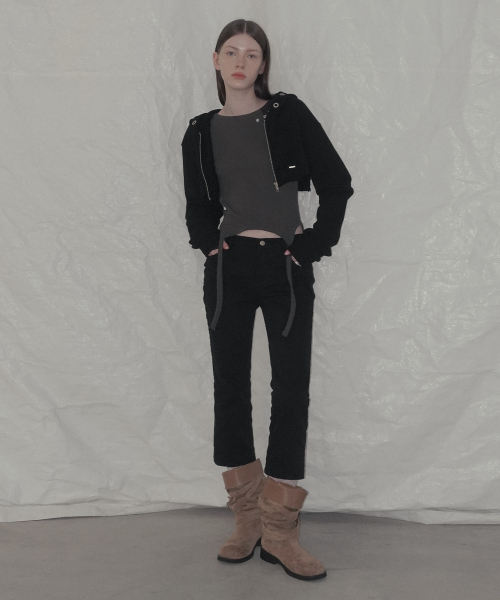 TAZE Basic Slit 3/4 Capri Pants_Black