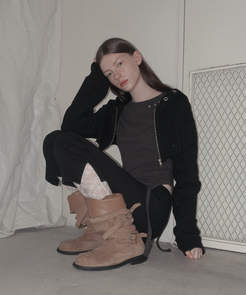 TAZE Basic Slit 3/4 Capri Pants_Black