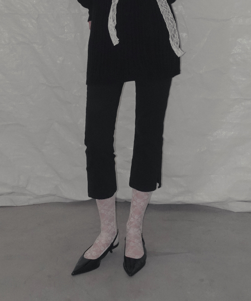 TAZE Basic Slit 3/4 Capri Pants_Black
