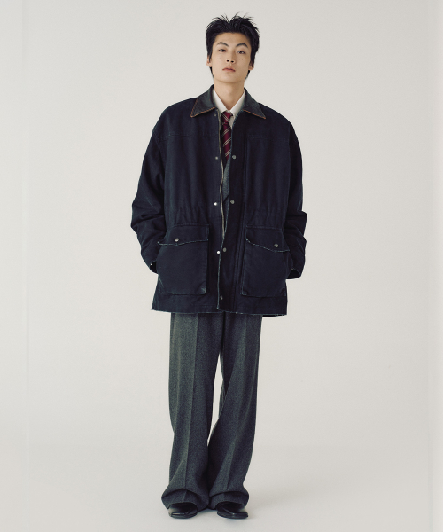 CLOSED FORM JACKET (BLACK)