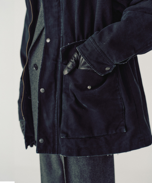 CLOSED FORM JACKET (BLACK)