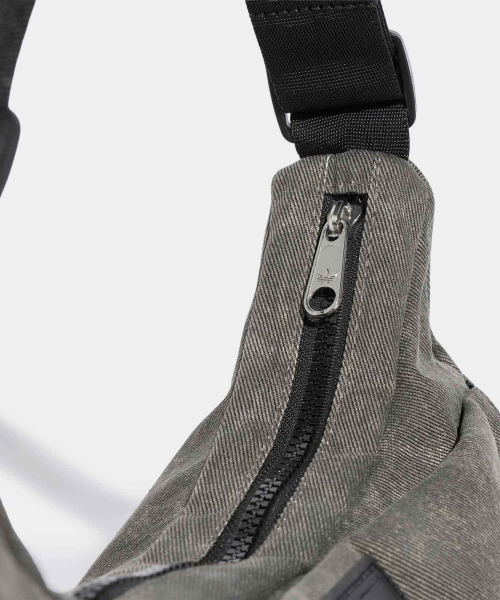 MOON BAG BLACK