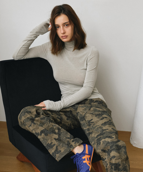 Shueol High-Neck Wool Warmer Tee (Gray)