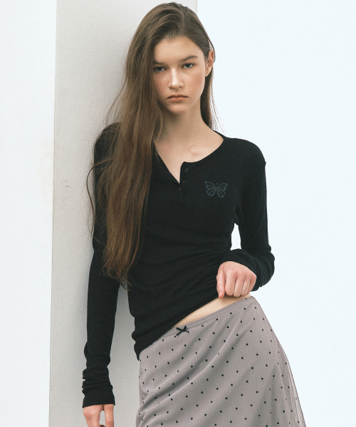 BUTTERFLY HENLEYNECK SLEEVE TOP_BLACK