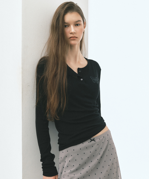 BUTTERFLY HENLEYNECK SLEEVE TOP_BLACK
