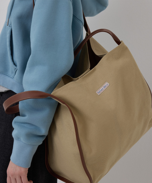 PIPING CARRYALL CAMPUS BAG BEIGE