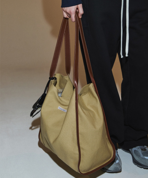 PIPING CARRYALL CAMPUS BAG BEIGE