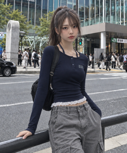 LACE CONTRAST HALTERNECK T-SHIRT [NAVY]