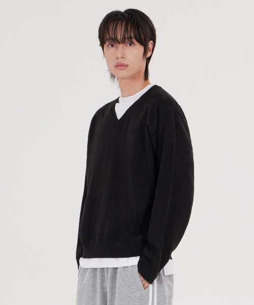 Unisex Soft Vneck Knit Black