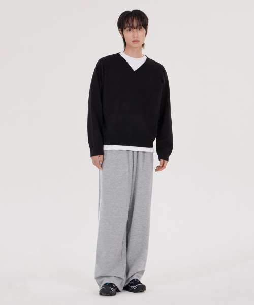 Unisex Soft Vneck Knit Black