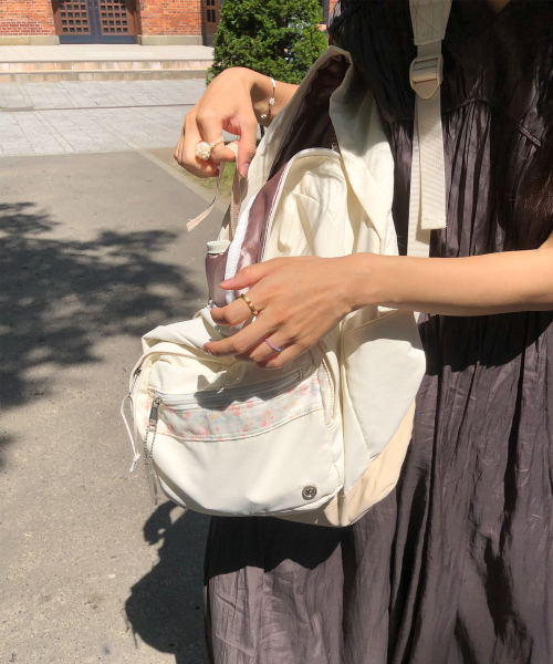 Bon voyage backpack_flora