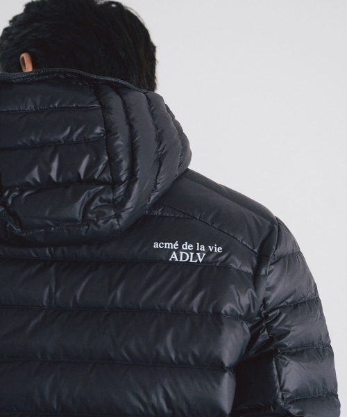 BASIC LOGO LIGHTWEIGHT PADDING
