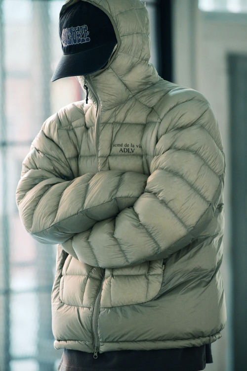 LIGHTWEIGHT DUCK DOWN JACKET