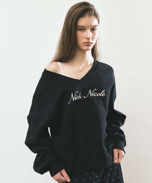 NICOLE LOGO V-NECK SWEATSHIRT_BLACK